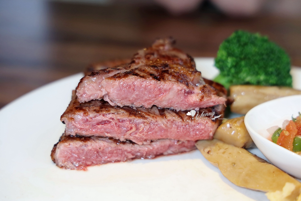 六張犁站 | 亨利客原味炭烤牛排 A5和牛臀心與直火肋眼的極致誘惑 - ifunny 六張犁站 | 亨利客原味炭烤牛排 A5和牛臀心與直火肋眼的極致誘惑 - ifunny