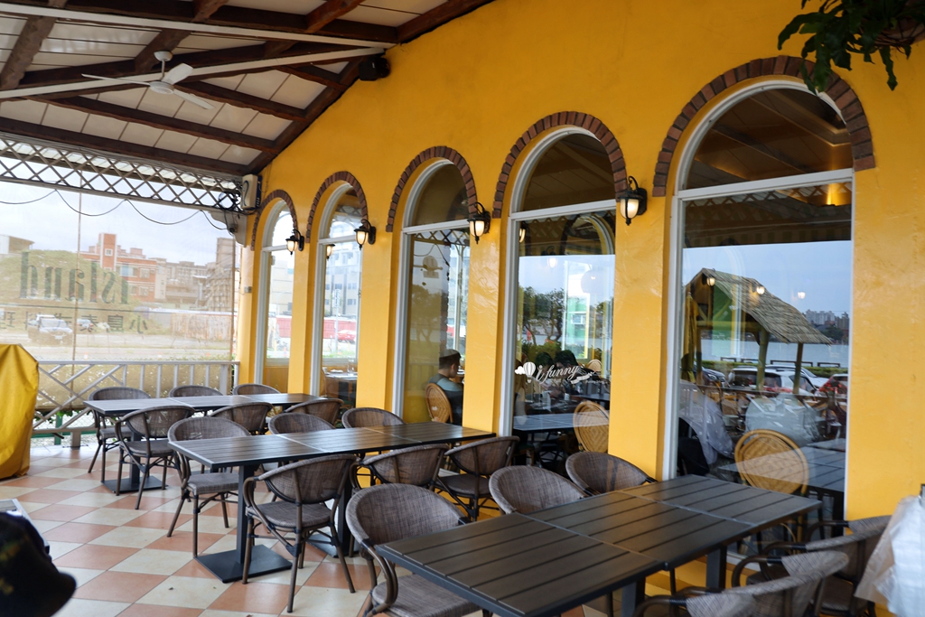 八里美食 | Island小島泰式料理 具南洋氛圍的景觀餐廳 適合多人聚餐 - ifunny