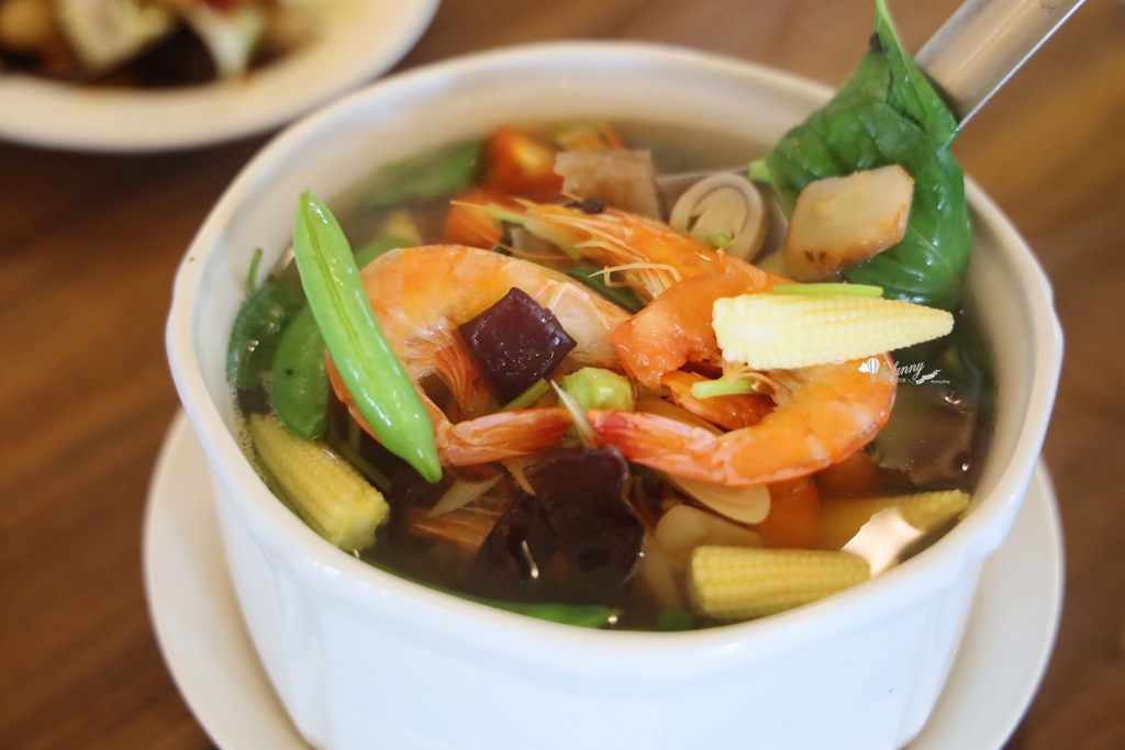 八里美食 | Island小島泰式料理 具南洋氛圍的景觀餐廳 適合多人聚餐 - ifunny