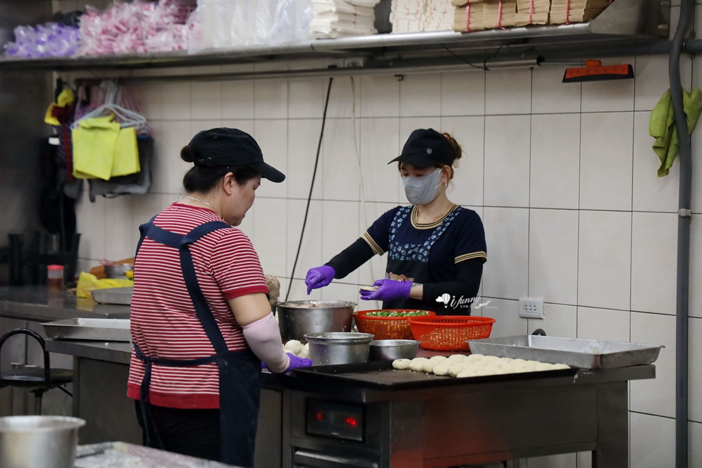 基隆美食 | 阿國碳烤燒餅 在地人及遊客都愛的排隊銅板美食 - ifunny