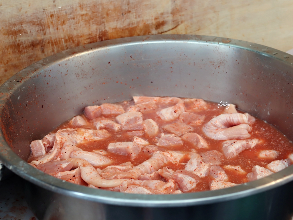 大橋頭站 | 阿角紅燒肉劉美麗 五種部位任你選 想吃得早點來 - ifunny