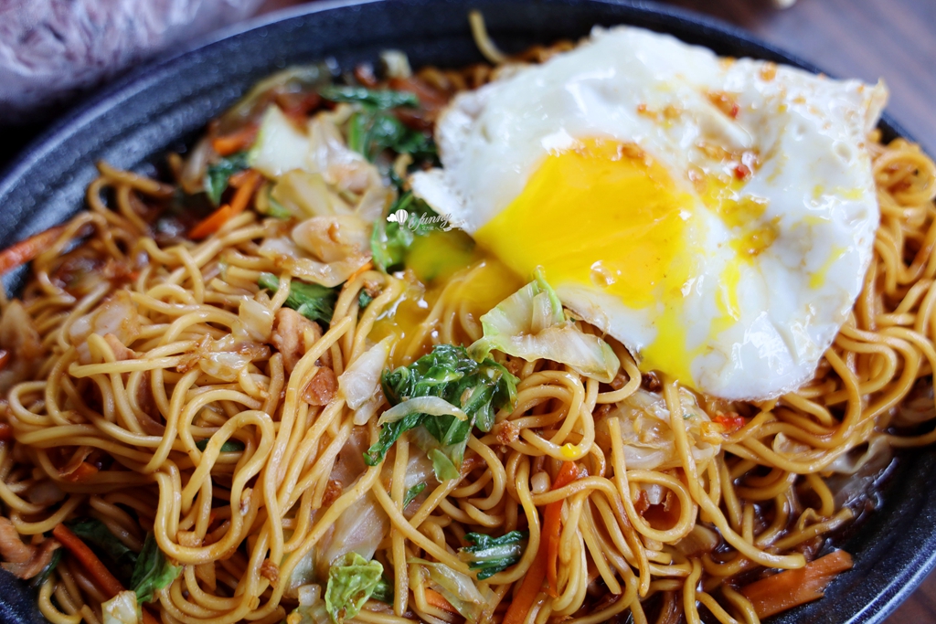 北門站 | 尚雯早午餐 大份量雞肉炒麵、爆漿起司蔥抓餅，連外國人都瘋狂 - ifunny