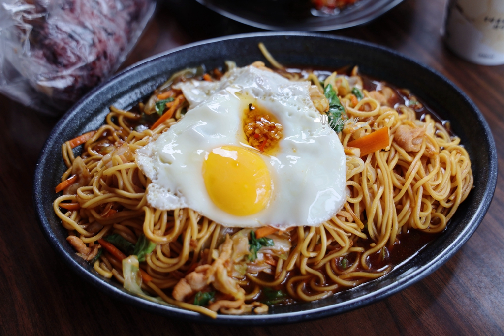 北門站 | 尚雯早午餐 大份量雞肉炒麵、爆漿起司蔥抓餅，連外國人都瘋狂 - ifunny