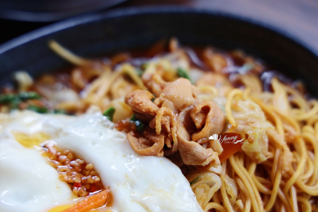 北門站 | 尚雯早午餐 大份量雞肉炒麵、爆漿起司蔥抓餅，連外國人都瘋狂 - ifunny