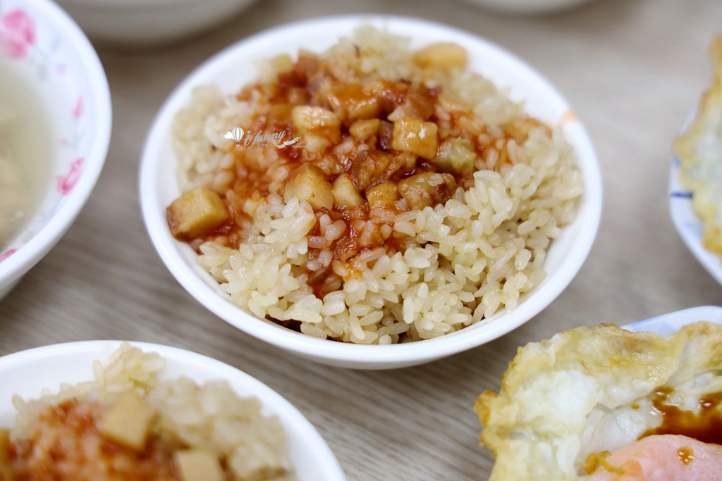 大橋頭站 | 珠記大橋頭油飯 邪惡半熟蛋液 X 粒粒分明油飯 老台北人的台式早餐浪漫 - ifunny 大橋頭站 | 珠記大橋頭油飯 邪惡半熟蛋液 X 粒粒分明油飯 老台北人的台式早餐浪漫 - ifunny