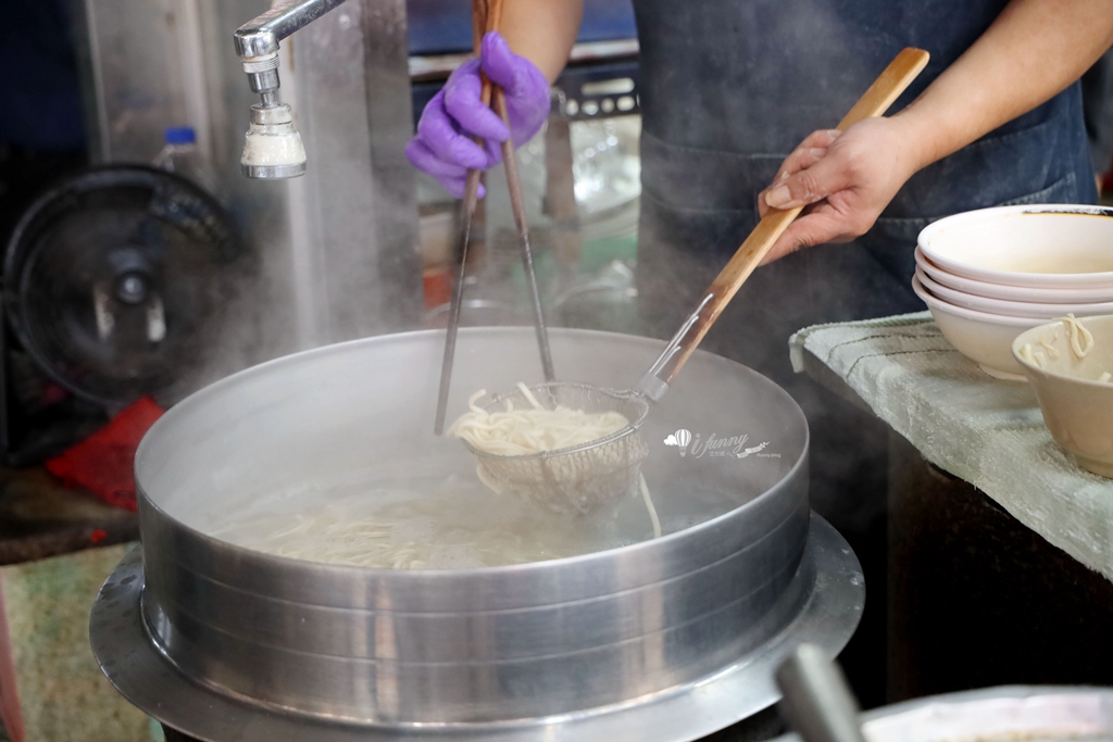 西門町美食 | 小吳牛肉麵 24小時營業 半夜三點也滿座 台北宵夜好去處 - ifunny